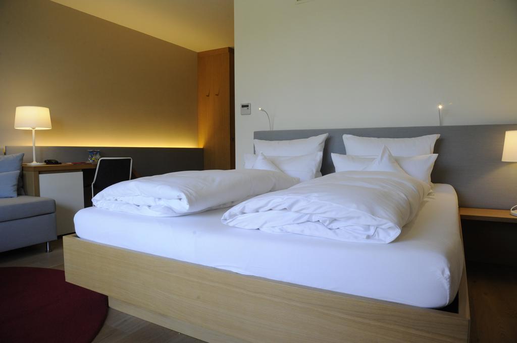 Hotel Bora Hotsparesort Радольфцелль-ам-Бодензе Номер фото